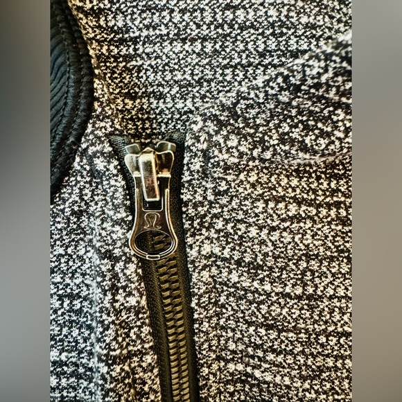 Lululemon Bhakti Yoga Jacket - Picture 11 of 12